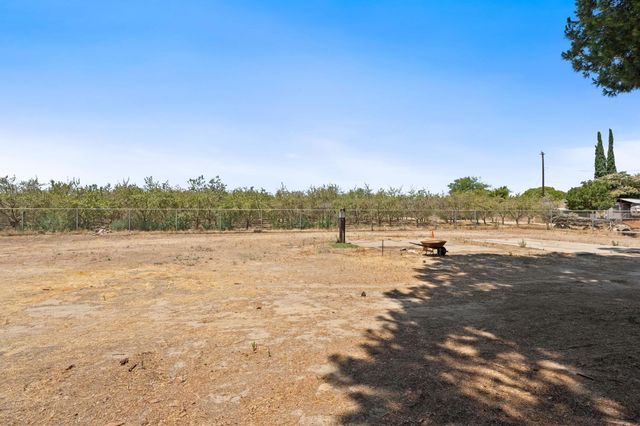 9075 S Mccall Avenue, Selma, CA 93662