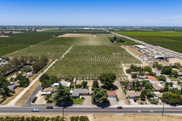 9075 S Mccall Avenue, Selma, CA 93662