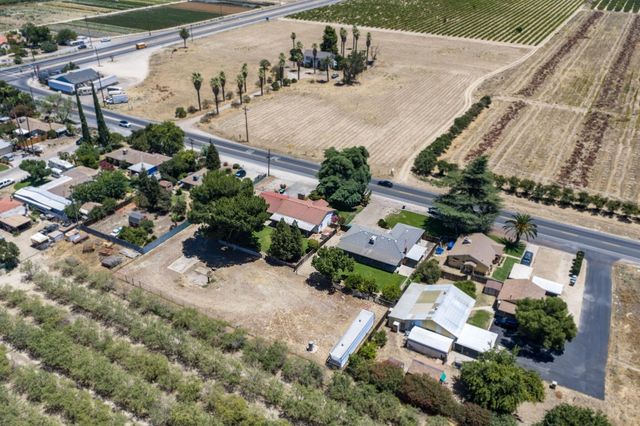 9075 S Mccall Avenue, Selma, CA 93662