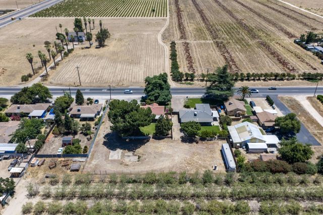 9075 S Mccall Avenue, Selma, CA 93662