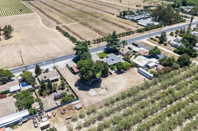 9075 S Mccall Avenue, Selma, CA 93662