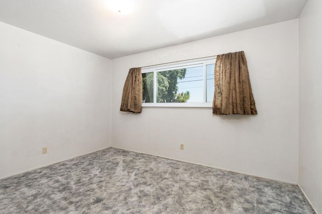 Image 22 of property listing at 9075 S Mccall Avenue, Selma, CA 93662