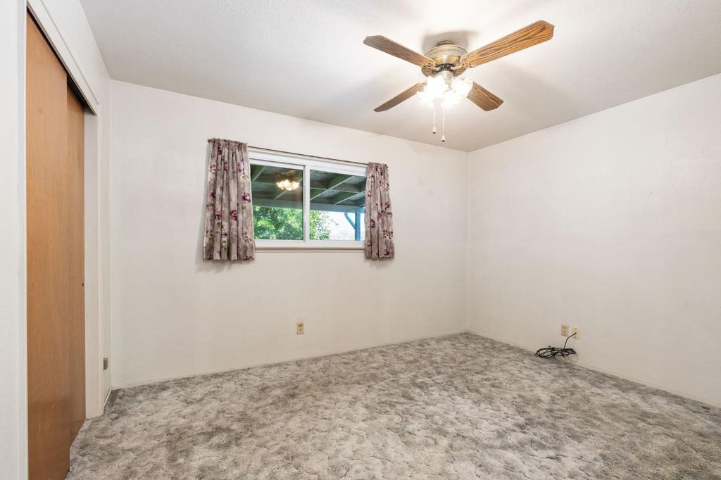 Image 24 of property listing at 9075 S Mccall Avenue, Selma, CA 93662
