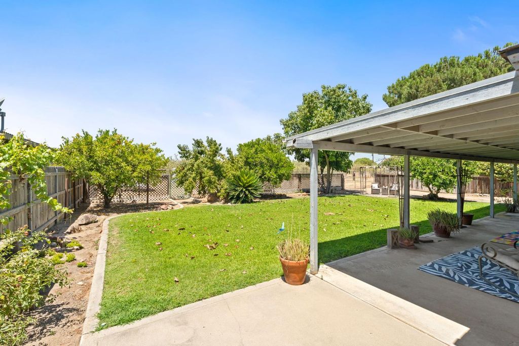 Image 26 of property listing at 9075 S Mccall Avenue, Selma, CA 93662