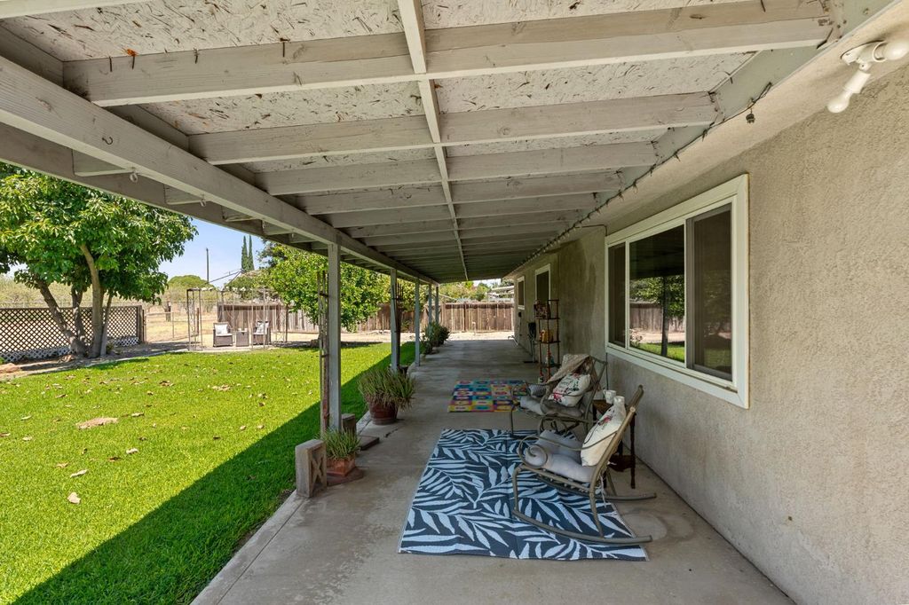 Image 27 of property listing at 9075 S Mccall Avenue, Selma, CA 93662