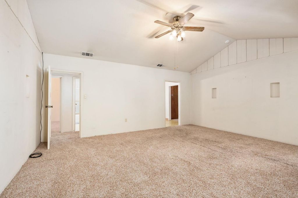 Image 41 of property listing at 9075 S Mccall Avenue, Selma, CA 93662