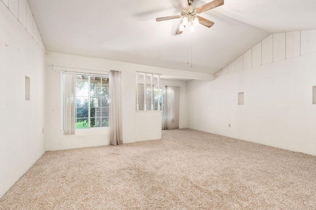 Image 44 of property listing at 9075 S Mccall Avenue, Selma, CA 93662