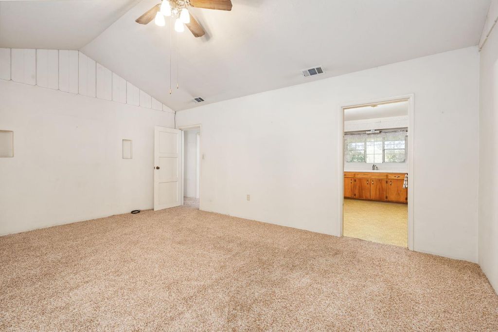 Image 46 of property listing at 9075 S Mccall Avenue, Selma, CA 93662