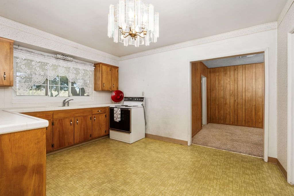 Image 51 of property listing at 9075 S Mccall Avenue, Selma, CA 93662