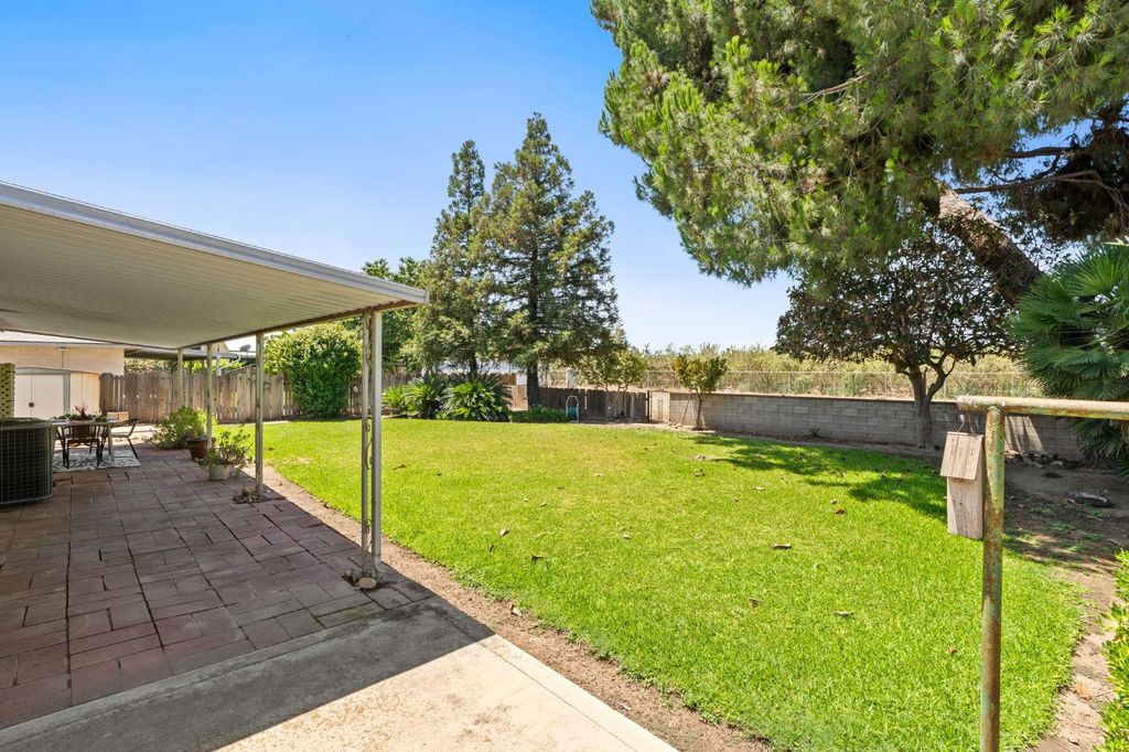 Image 62 of property listing at 9075 S Mccall Avenue, Selma, CA 93662