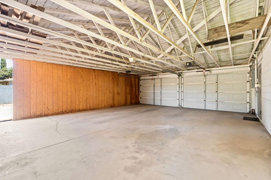 Image 69 of property listing at 9075 S Mccall Avenue, Selma, CA 93662