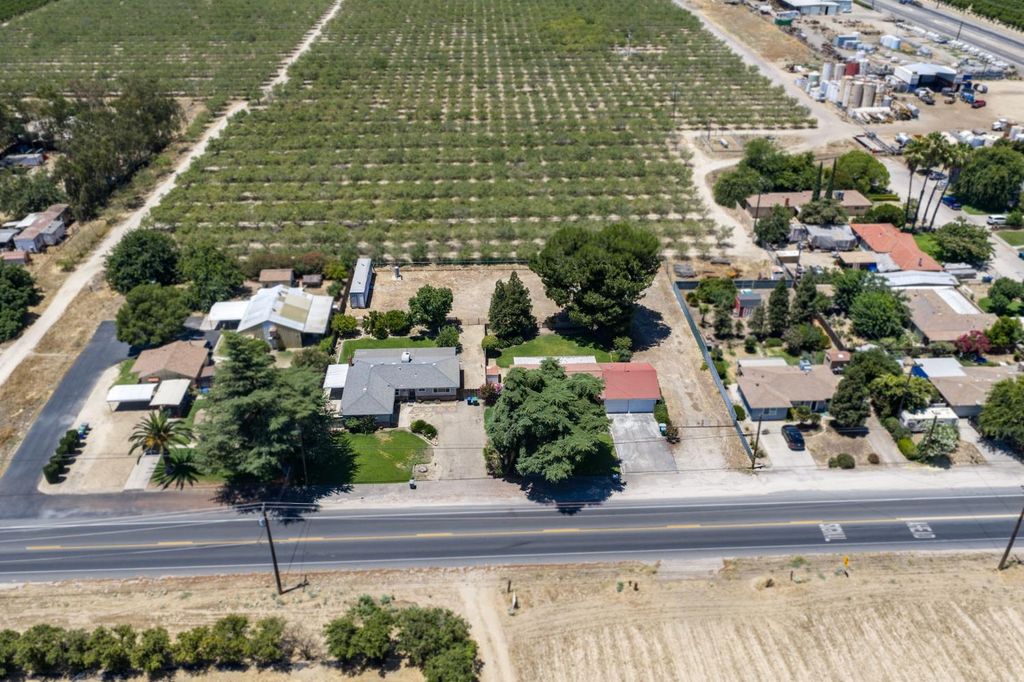 Image 71 of property listing at 9075 S Mccall Avenue, Selma, CA 93662