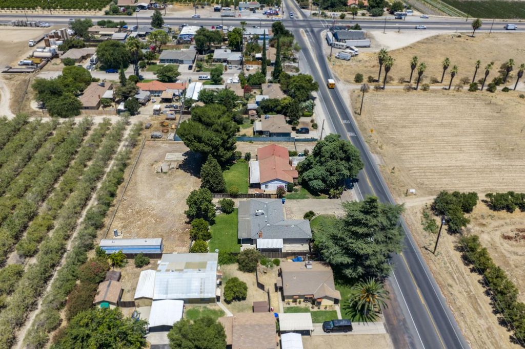 Image 73 of property listing at 9075 S Mccall Avenue, Selma, CA 93662