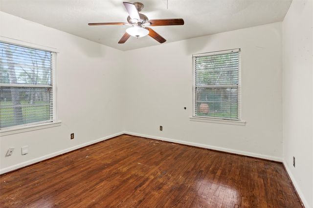 1737 S Park Drive, Alvin, TX 77511