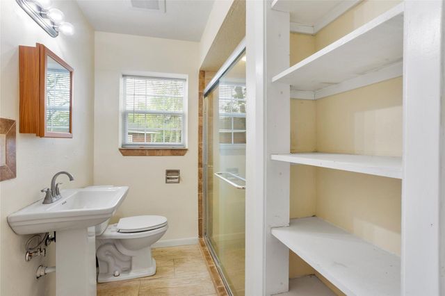 1737 S Park Drive, Alvin, TX 77511