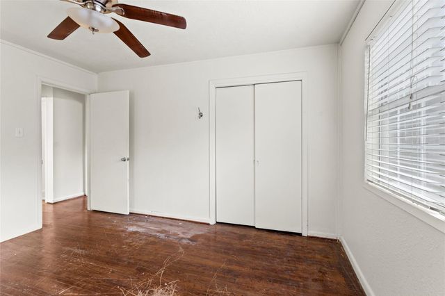 1737 S Park Drive, Alvin, TX 77511