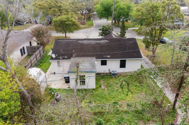 1737 S Park Drive, Alvin, TX 77511