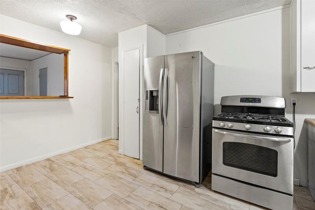 1737 S Park Drive, Alvin, TX 77511