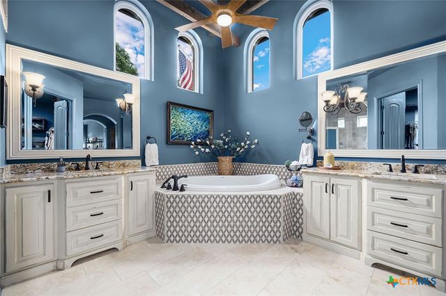 2170 Sierra Madre, Canyon Lake, TX 78133