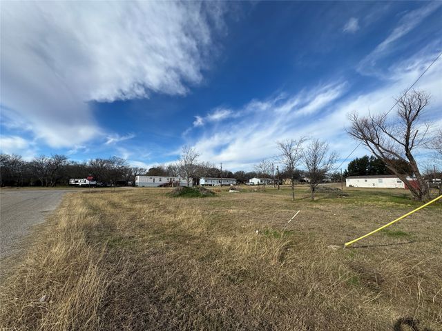 2409 Hickory Lane, Burleson, TX 76028