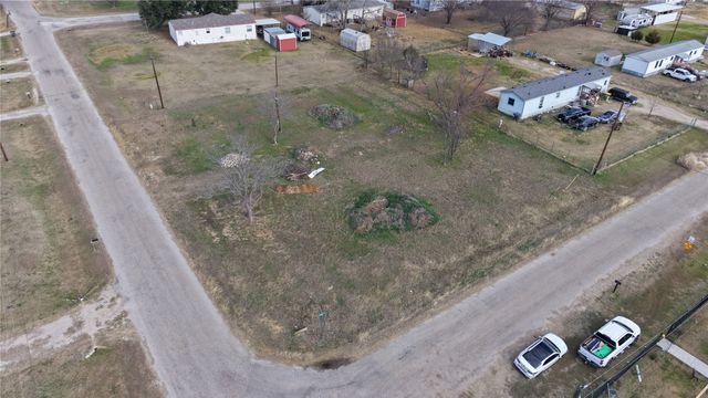 2409 Hickory Lane, Burleson, TX 76028