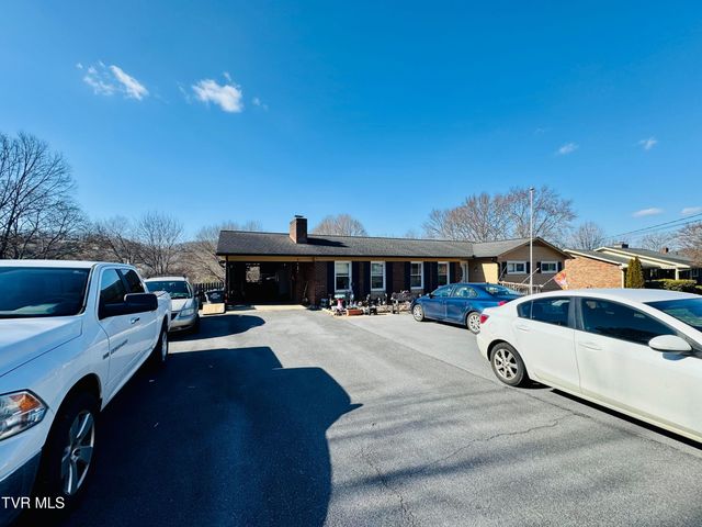 928 Sir Echo Drive, Kingsport, TN 37663