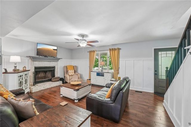 211 Hillside Drive, Waleska, GA 30183