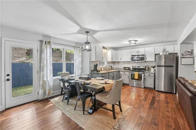 211 Hillside Drive, Waleska, GA 30183