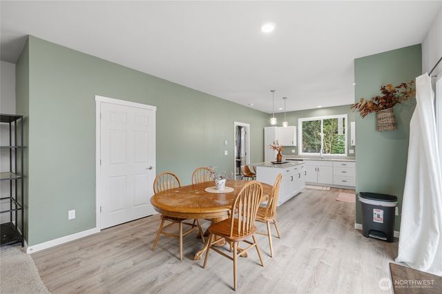 8470 Golden Valley Drive, Maple Falls, WA 98266