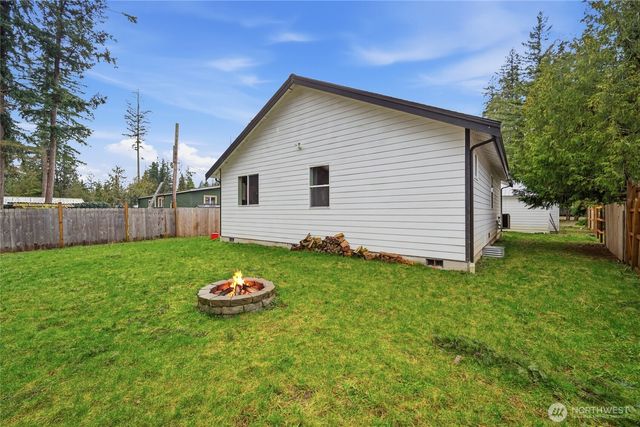 8470 Golden Valley Drive, Maple Falls, WA 98266