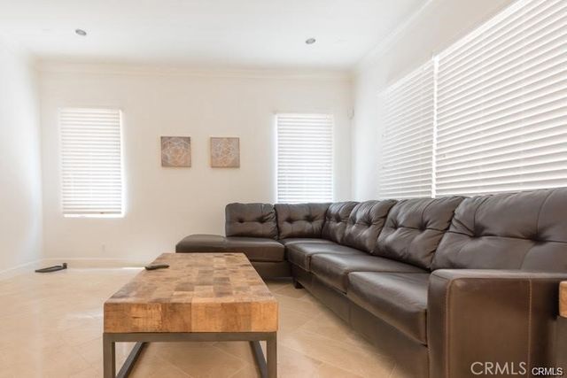 61 STETSON, Irvine, CA 92602