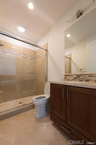 61 STETSON, Irvine, CA 92602