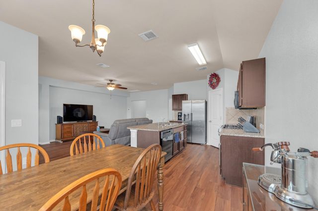 411 Camellia DR, Hutto, TX 78634