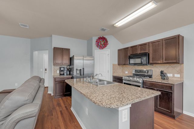 411 Camellia DR, Hutto, TX 78634