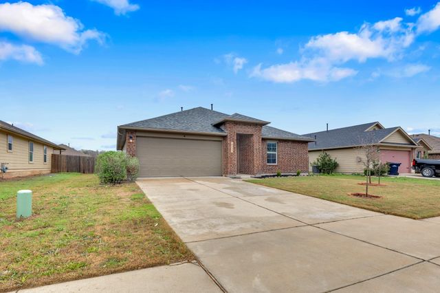411 Camellia DR, Hutto, TX 78634