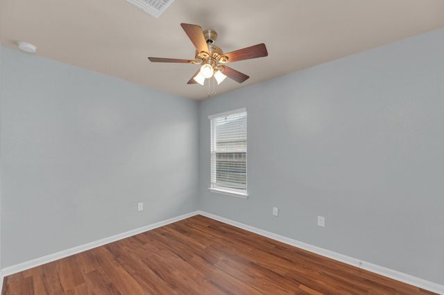 411 Camellia DR, Hutto, TX 78634