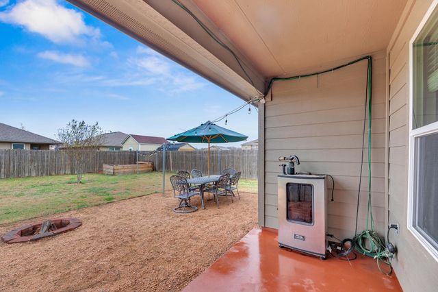 411 Camellia DR, Hutto, TX 78634