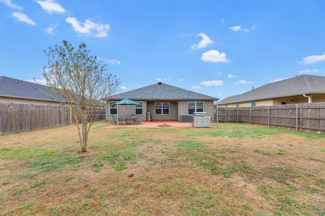 411 Camellia DR, Hutto, TX 78634