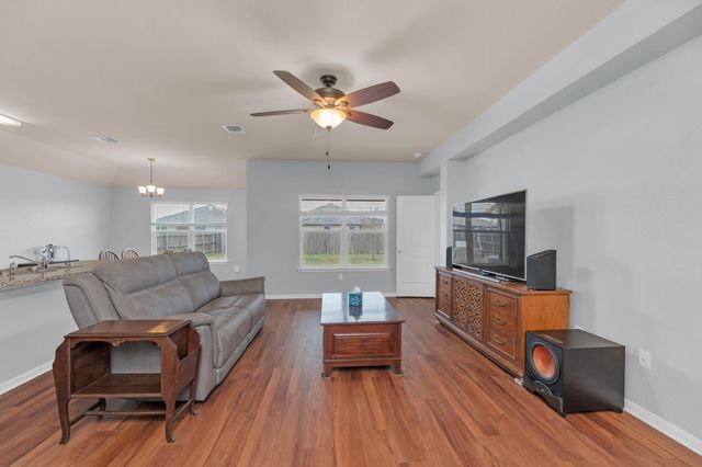 411 Camellia DR, Hutto, TX 78634