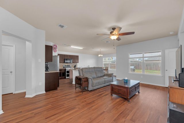 411 Camellia DR, Hutto, TX 78634