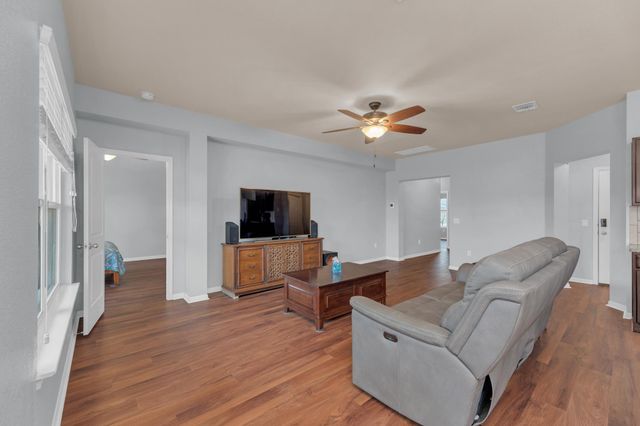 411 Camellia DR, Hutto, TX 78634