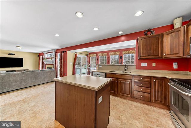 126 HEMLOCK DR, Cochranville, PA 19330