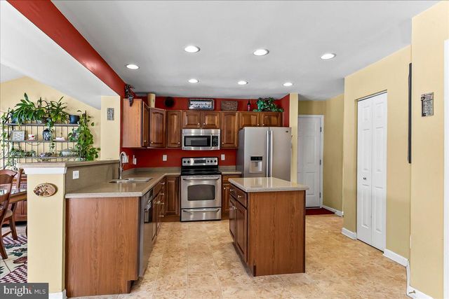126 HEMLOCK DR, Cochranville, PA 19330