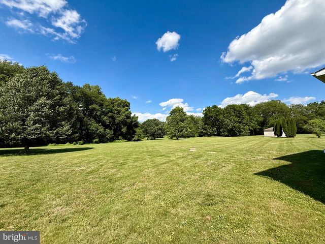 126 HEMLOCK DR, Cochranville, PA 19330
