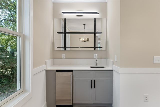 1216 Old Towne Road, Charleston, SC 29407