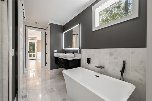 1216 Old Towne Road, Charleston, SC 29407