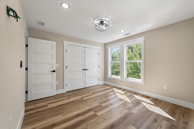 1216 Old Towne Road, Charleston, SC 29407