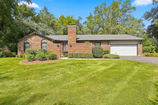 806 Roberts Road, Tower Lakes, IL 60010
