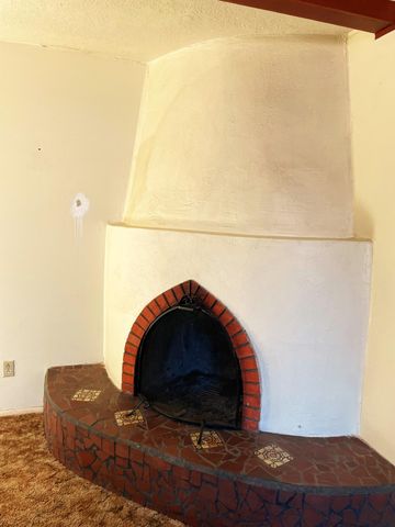 1900 Shari Vista Road SW, Albuquerque, NM 87114