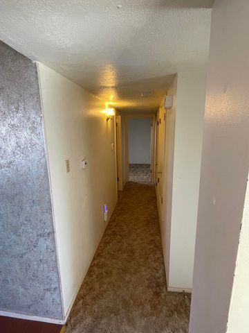 1900 Shari Vista Road SW, Albuquerque, NM 87114